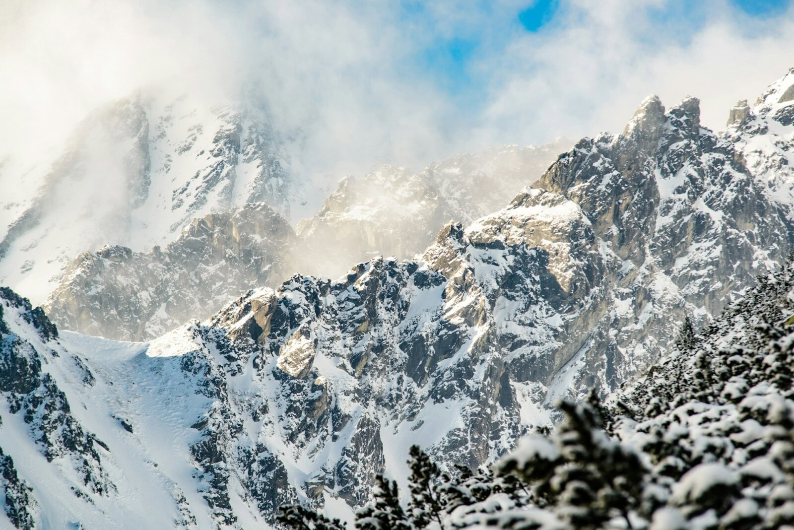 Tatry zimą – najlepsze warunki narciarskie w Polsce, ale czy wystarczą, jeśli próbowałeś Alp?