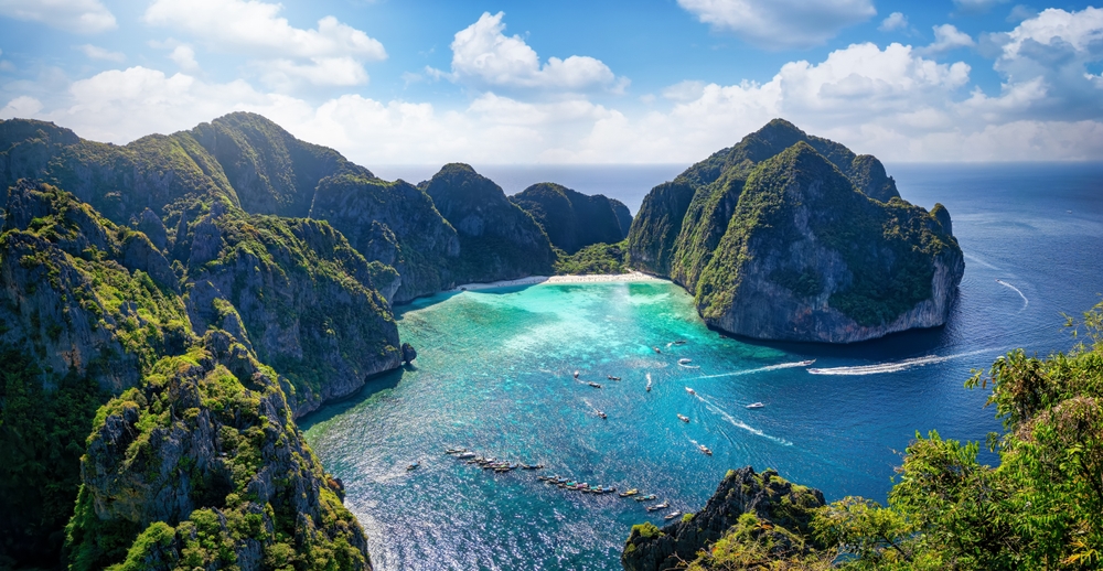 Maya Bay na Koh Phi Phi z lotu ptaka
