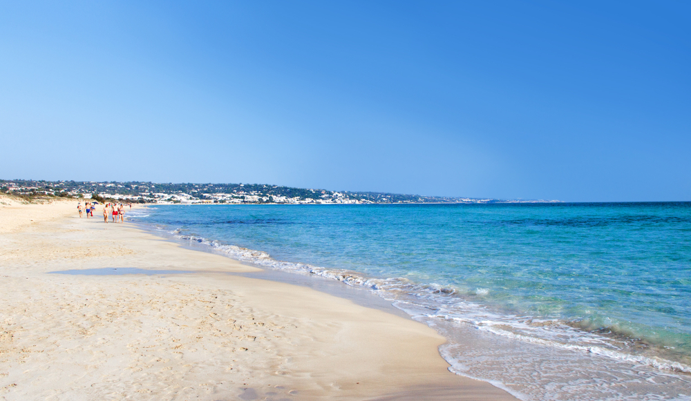 Plaża Pescoluse w Salento - biały piasek i turkusowa woda Morza Jońskiego