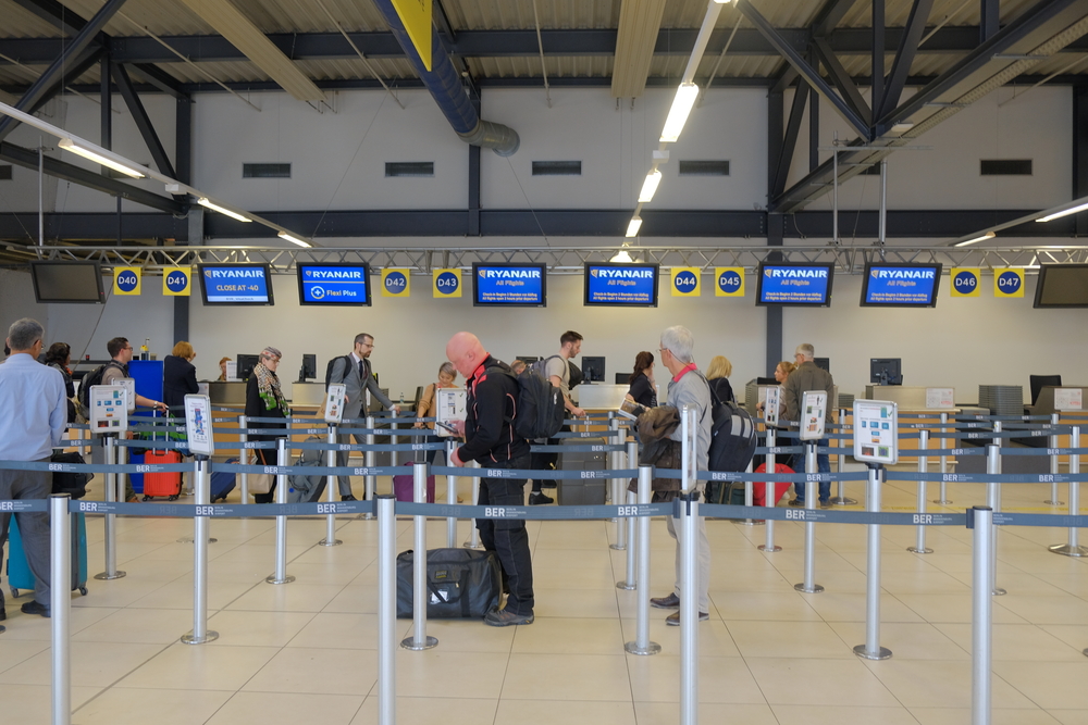 Bagaż podręczny przy bramce taniej linii lotniczej