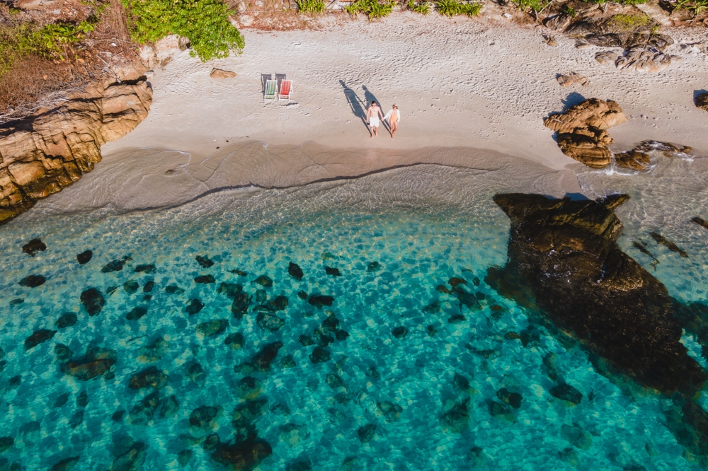 Wybrzeże Koh Samet widziane z drona