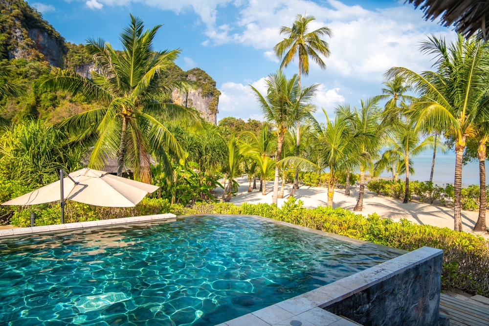 Basen ośrodka na Koh Yao Noi w prowincji Phang Nga