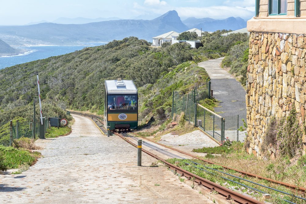 Wagonik kolejki Flying Dutchman jadący pod latarnię na Cape Point
