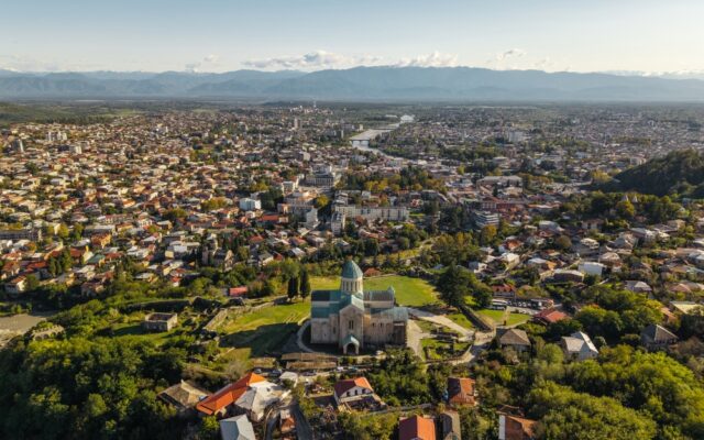 Kutaisi z Poznania i Warszawy
