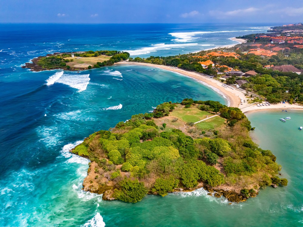 Półwysep i zatoki strefy resortów Nusa Dua, z lotu ptaka